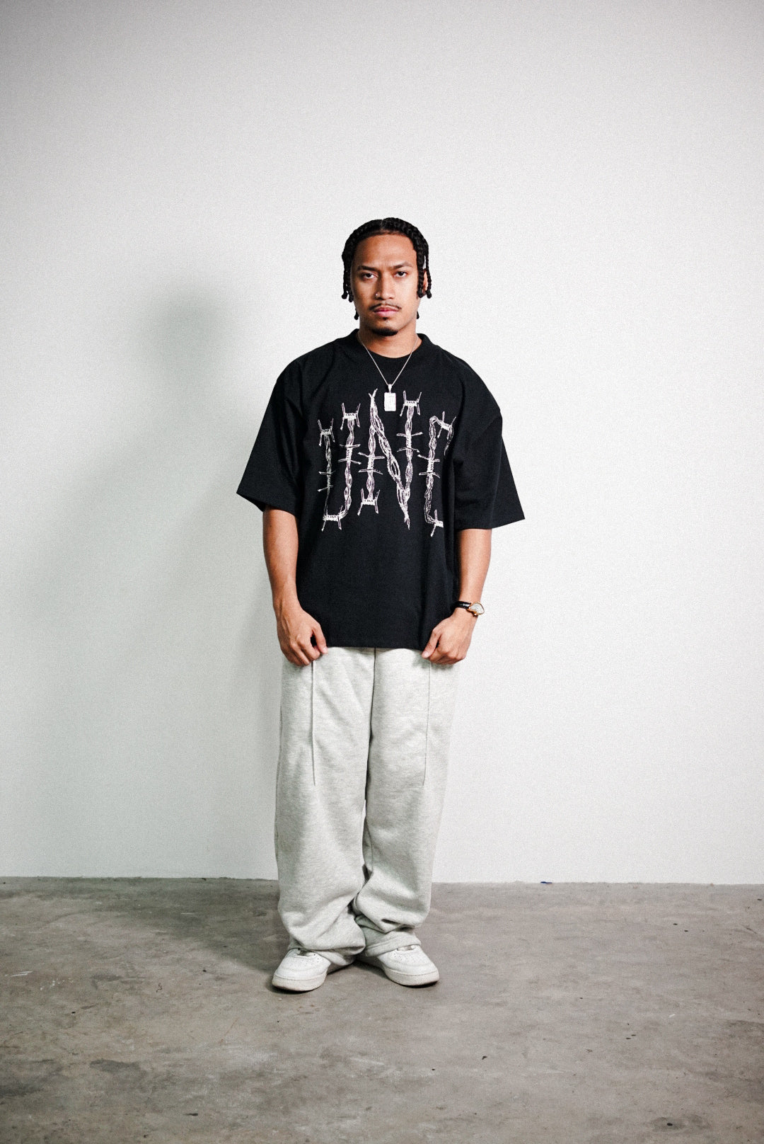 STRAIGHT LEG PLEATED SWEATS - GREY